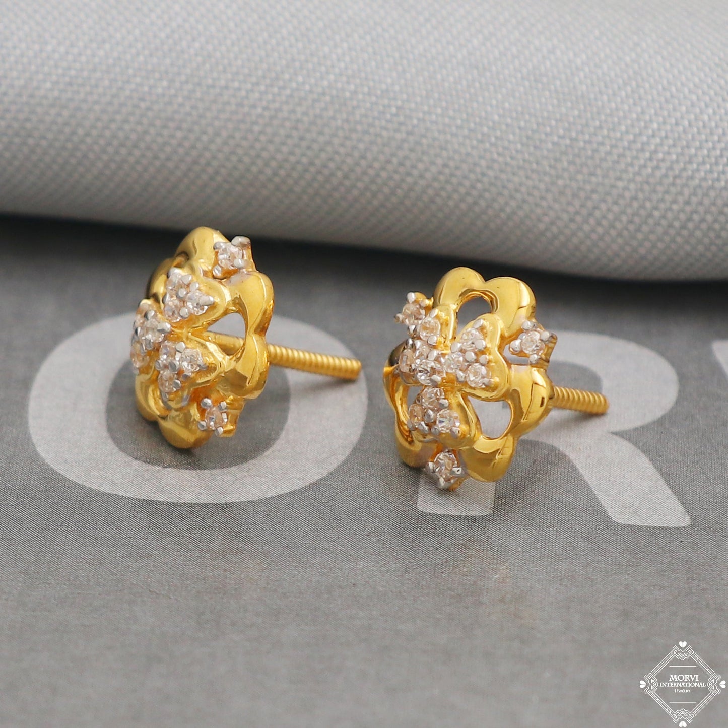 Small 22k Yellow Gold Earrings Stud Style, Indian Handmade gold earrings for women, Wedding Party Wear Ethnic Earrings for Gift, K5213