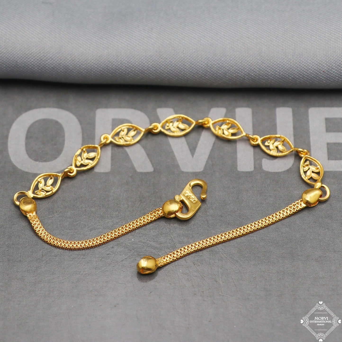 Floral 22k Yellow Gold Link Slim Women Bracelet 7 inches Indian Handmade Women Jewelry, K5349