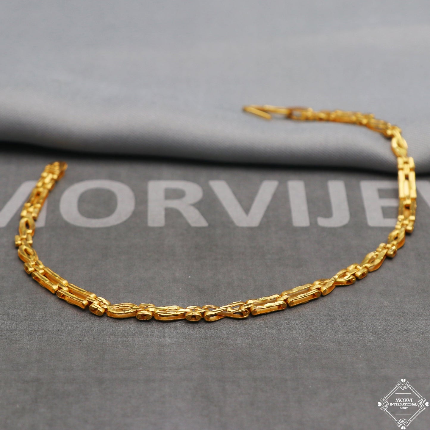 Simple 22k Yellow Gold Link Slim Women Bracelet 8.25 inches Indian Handmade Women Jewelry, K5350