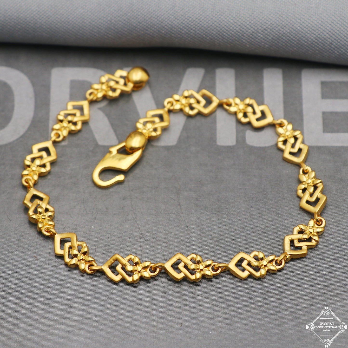 Flower 22k Yellow Gold Link Slim Women Bracelet 6.75 inches Indian Handmade Women Jewelry, K5352